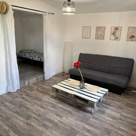 T2 A Convenance Apartment Baie-Mahault Luaran gambar
