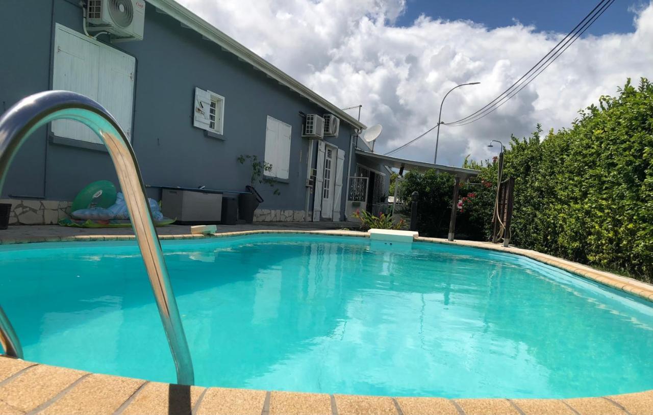 T2 A Convenance Apartment Baie-Mahault Luaran gambar