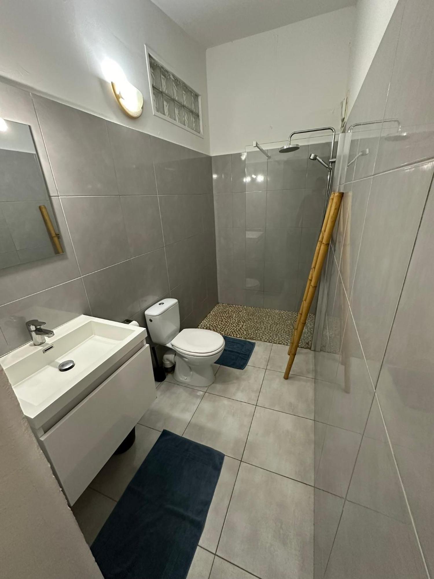 T2 A Convenance Apartment Baie-Mahault Luaran gambar